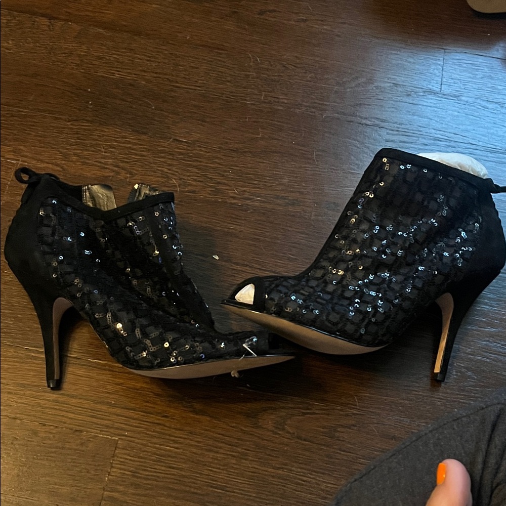 Vero Cuoio Black Sequin Peep-Toe Heels